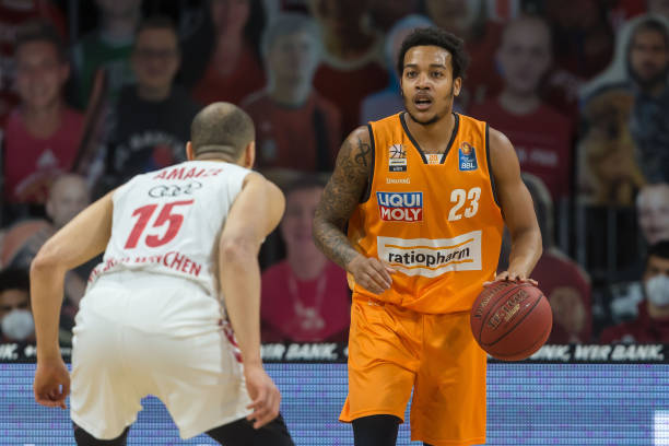 朱鹏宇利用 朱鹏宇利用